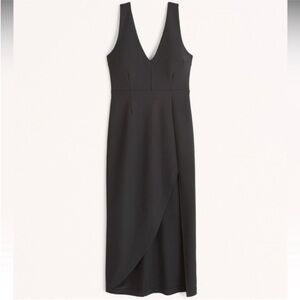 Abercrombie | Plunge V Neck Dress 🖤